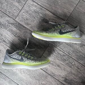 Women’s Nike Free Run Distance Shield